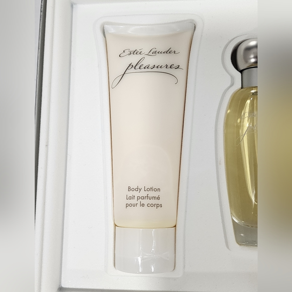 Estee Lauder Pleasures 3pc Gift Set EDP Spray Body Lotion - Picture 3 of 9